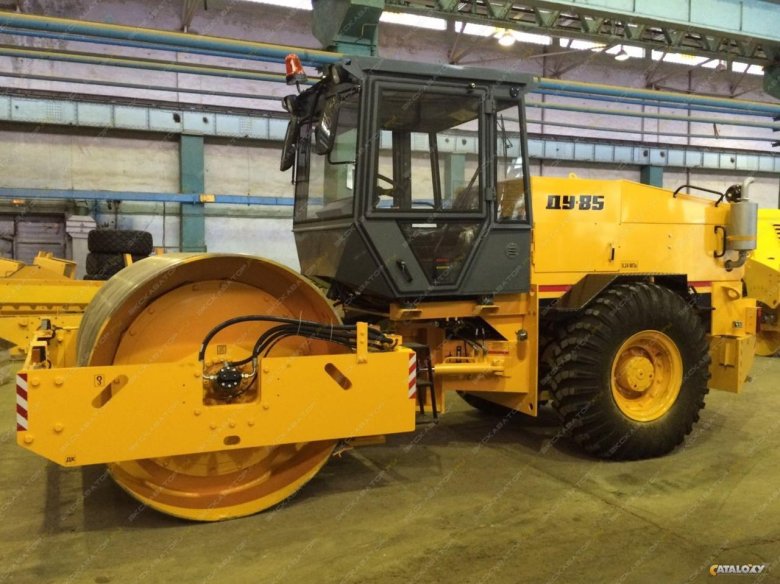 Каток дорожный,вибрационный Ду-85