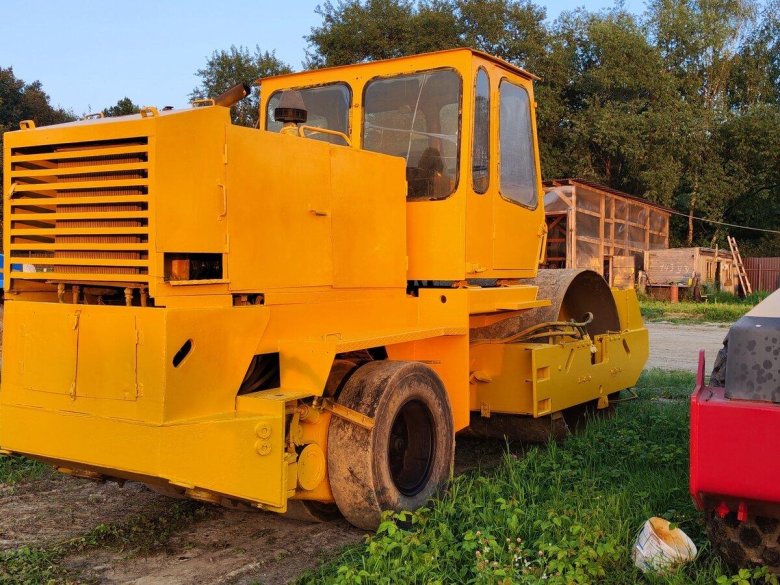 Каток дорожный ду-58а
