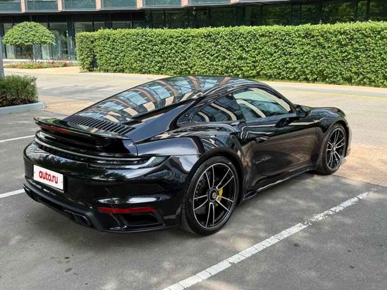 Черный порше 911