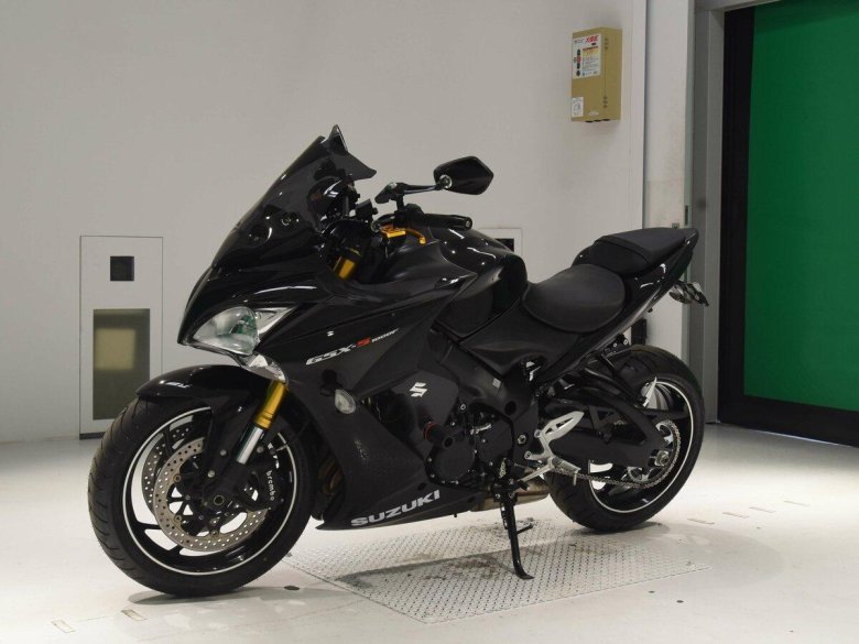 Suzuki gsx s 1000