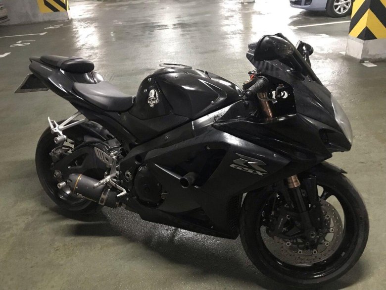 Черный GSX-r1000 l2