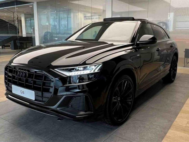 Audi q8 Black