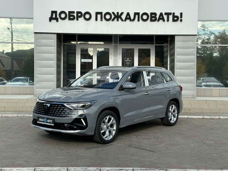 Серый внедорожник