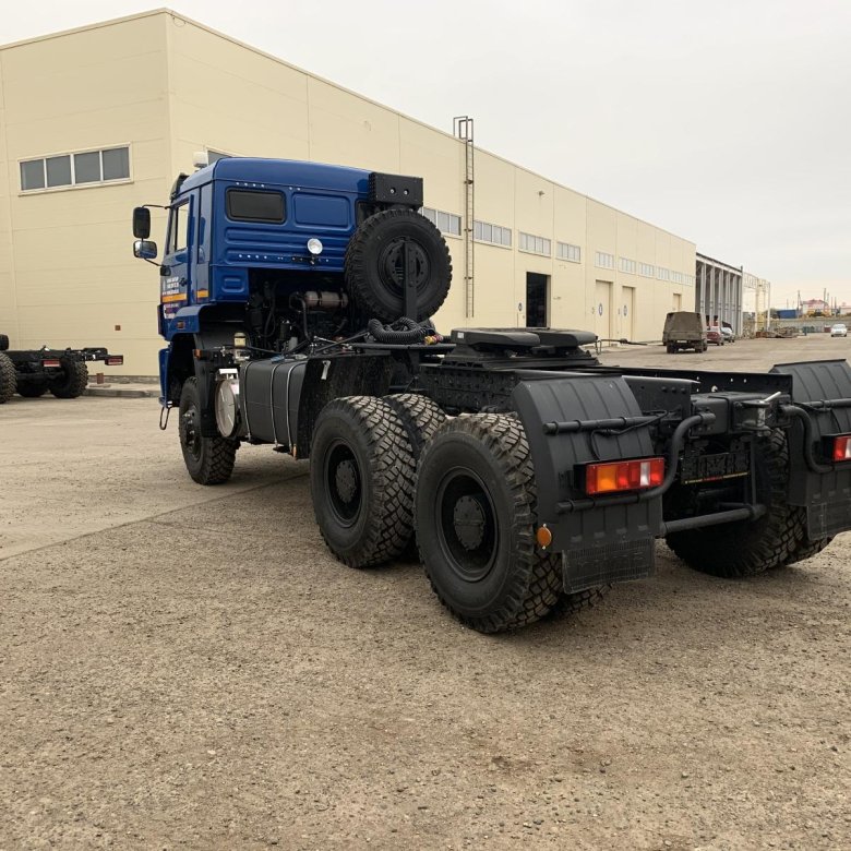 Седельный тягач камаз