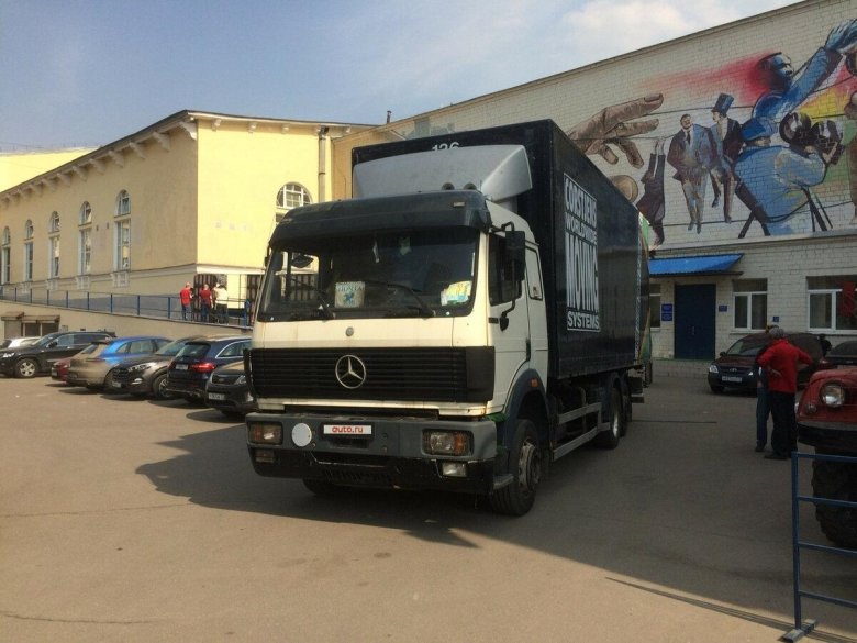 Мерседес 2538l