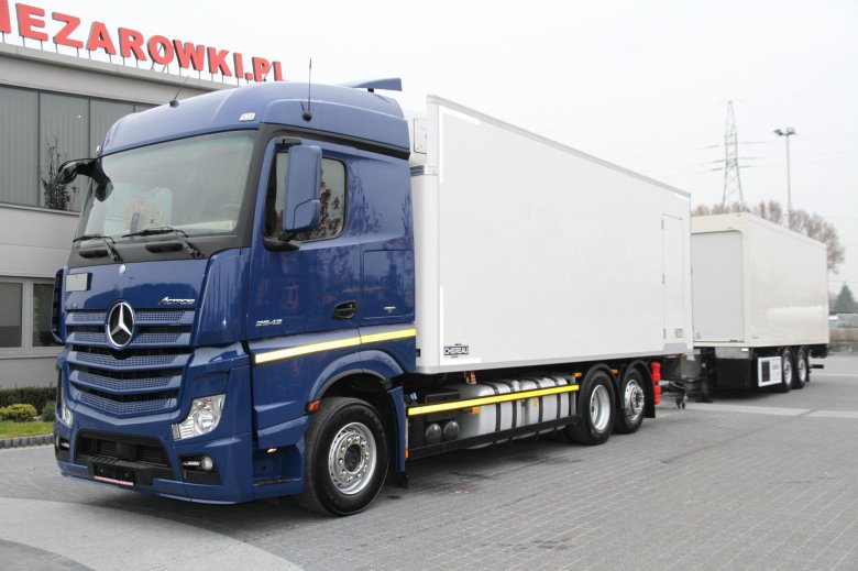 Mercedes-Benz Actros 2542