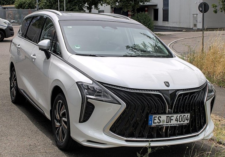 Новый китайский минивэн 2022