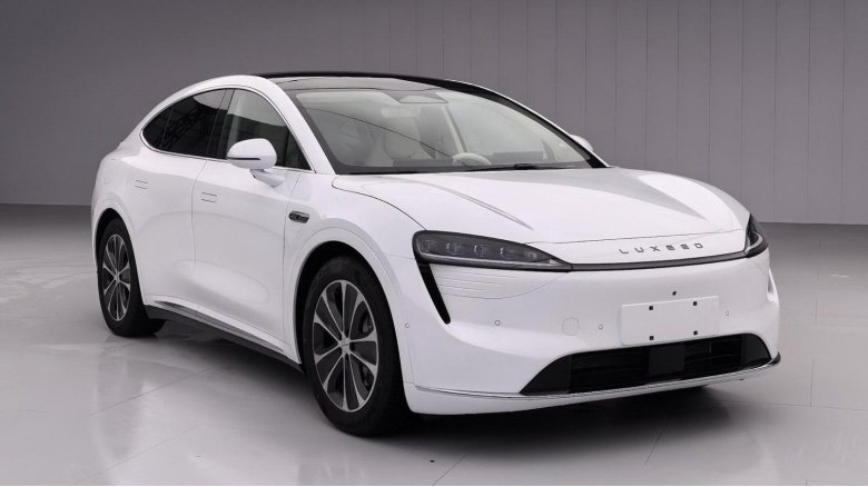 Электромобиль zeekr 001