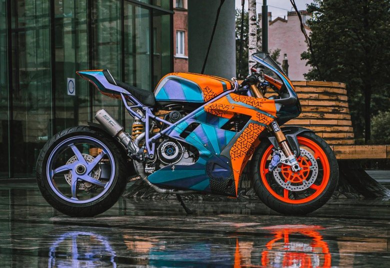 Ducati 996