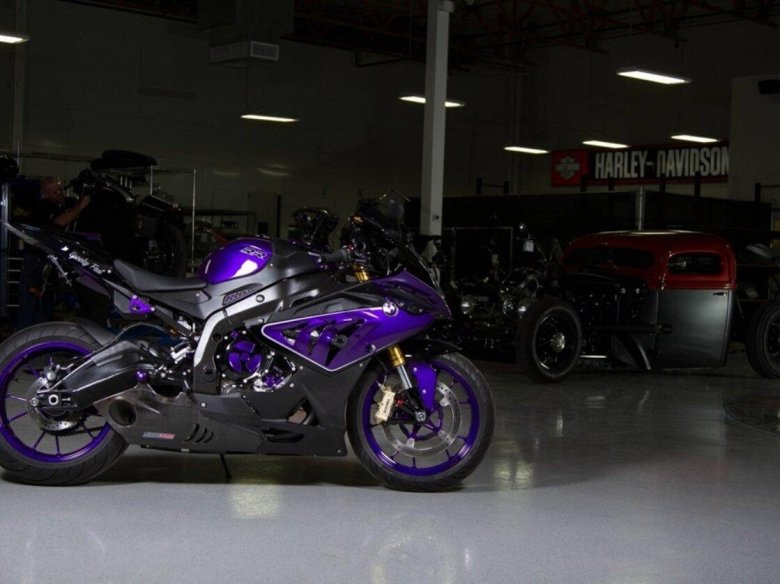 Мотоцикл BMW s1000rr фиолетовый