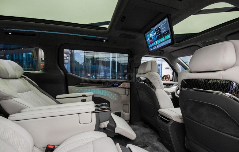 Электрический минивэн