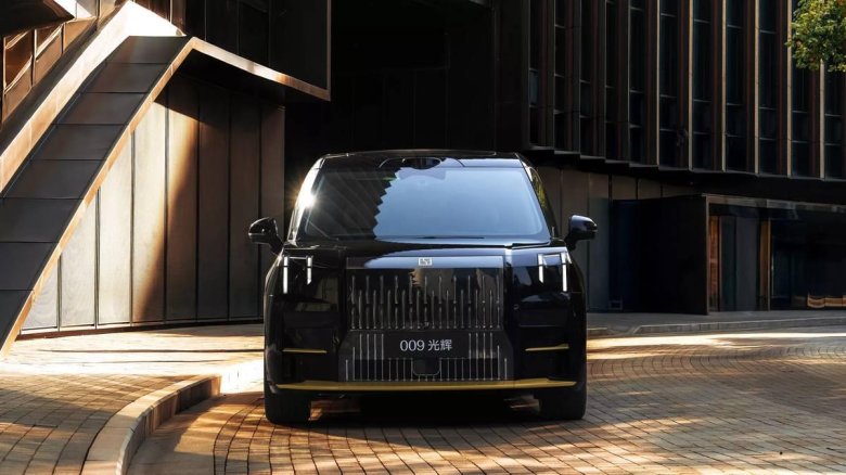 Электрический минивэн