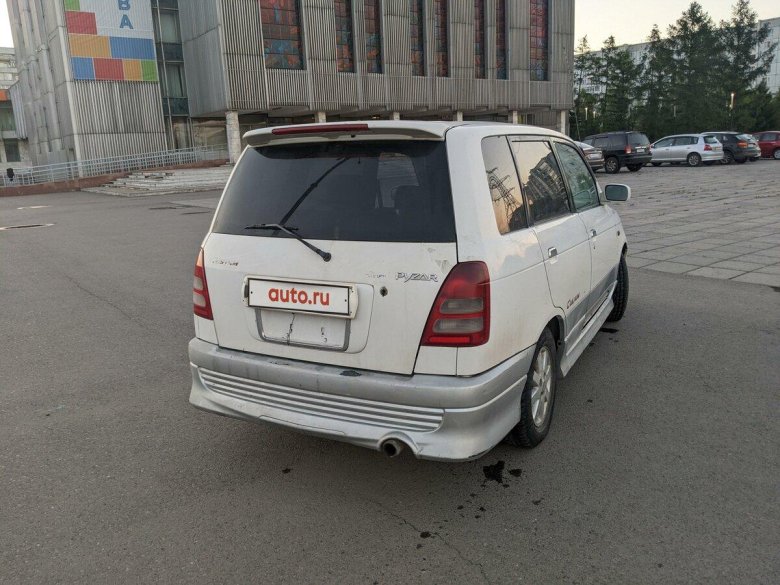 Daihatsu pyzar 2001