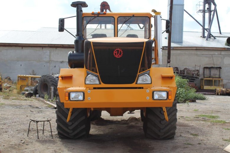 Новый к 701 Кировец