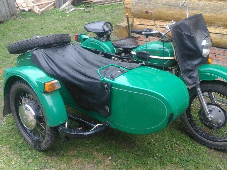 Мотоцикл Урал зеленый