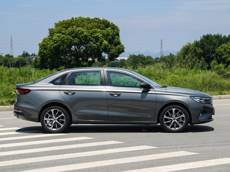 Новый Geely Emgrand 2023