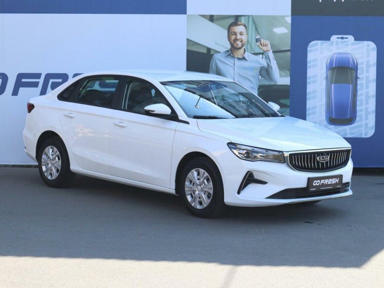 Эмгранд 2023 седан