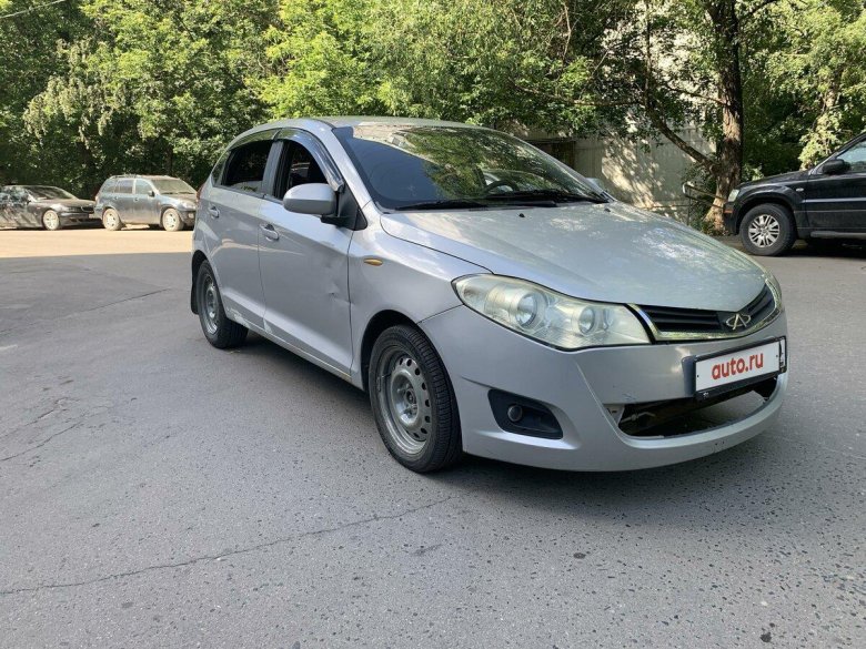 Машина черри 2012 года