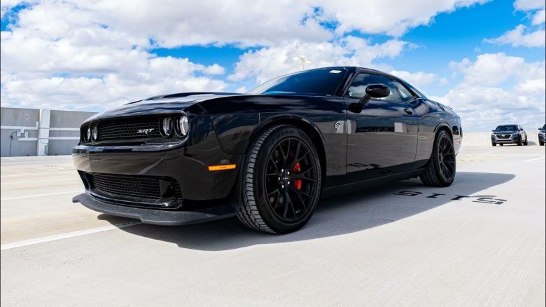 Dodge Challenger 4к