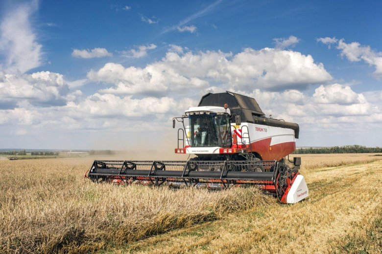 Зерноуборочный комбайн ростсельмаш 750