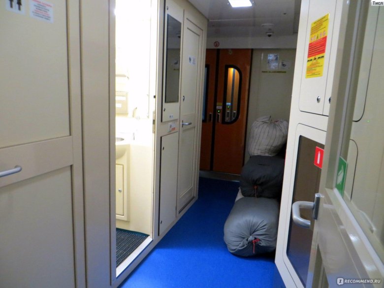 Двухэтажный поезд 050м внутри