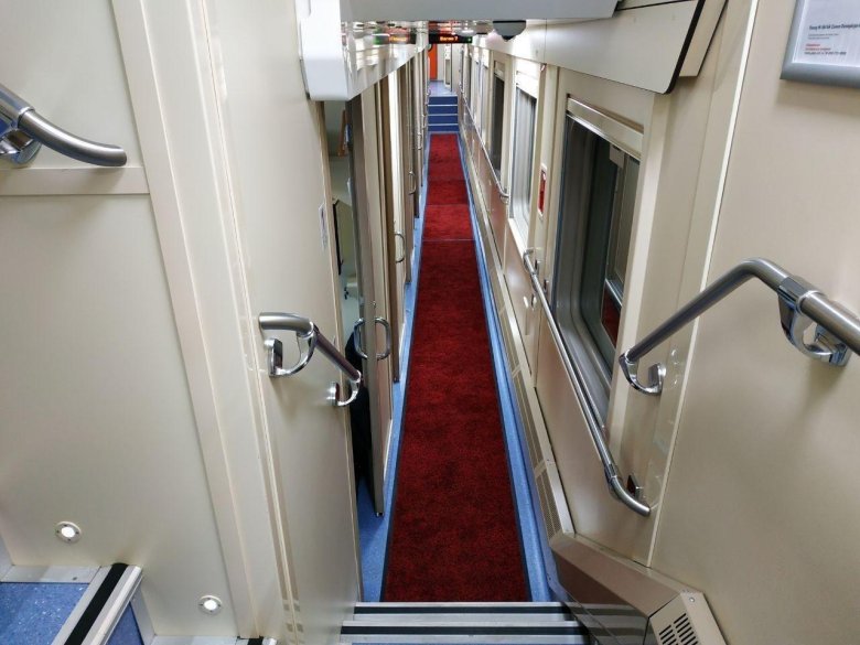 Фирменный поезд Карелия 018а