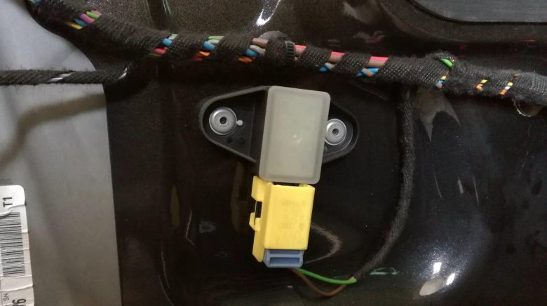 Датчик удара Шкода Октавия а5