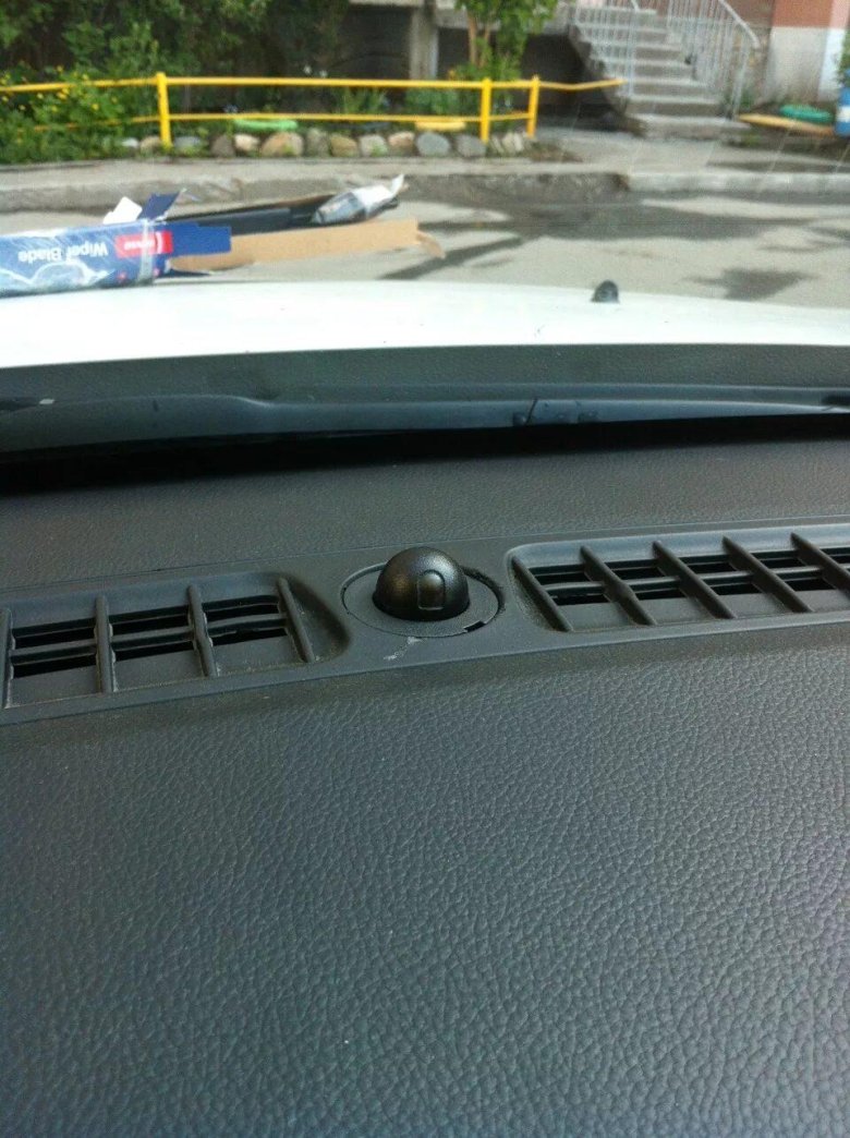 Датчик у лобового стекла Chevrolet Cruze