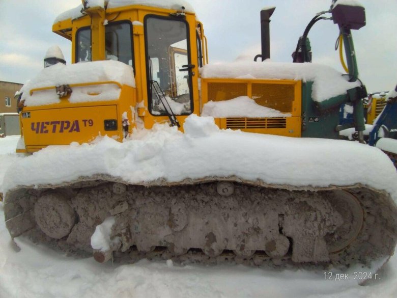 Гусеничный бульдозер