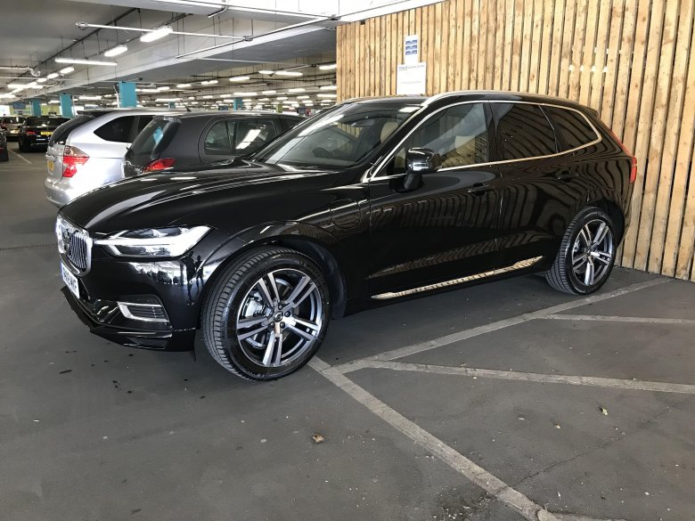 Onyx Black Volvo xc60