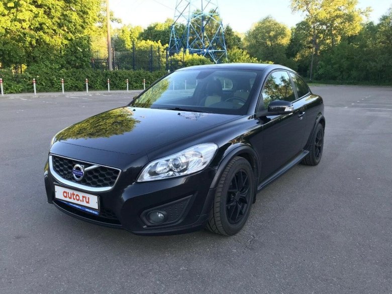 Черный Volvo c30