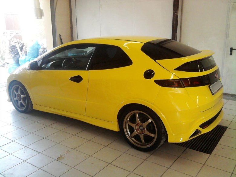 Желтый Цивик 5д