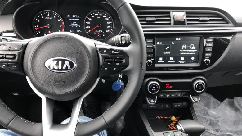 Kia Rio x комплектация Prestige