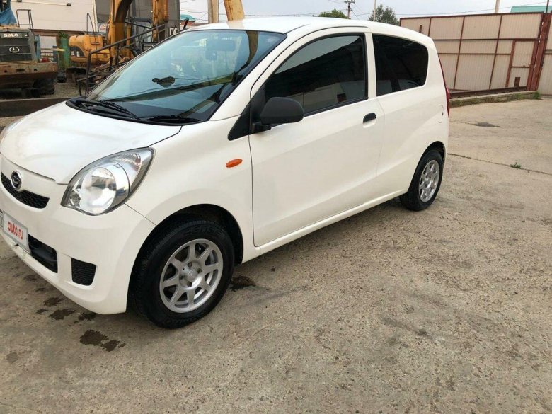 Daihatsu mira 2010