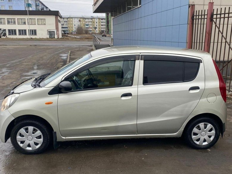 Daihatsu mira 2009