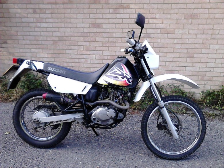 Suzuki dr250r s