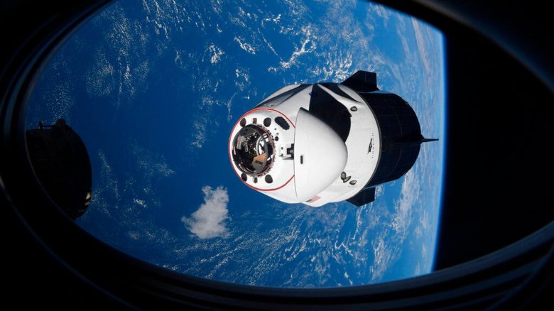 Spacex crew dragon мкс