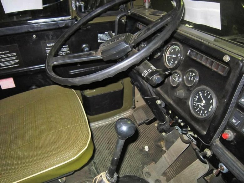 КАМАЗ-4310 салон кабины