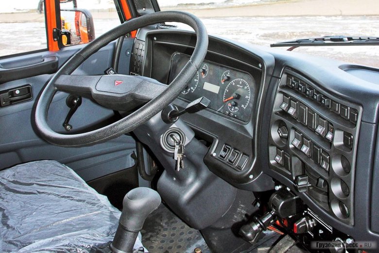 КАМАЗ 43118 салон
