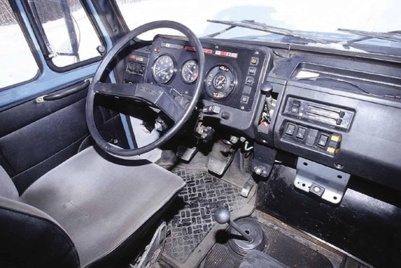 Салон кабины ЗИЛ 4331