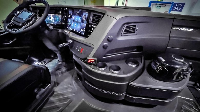 КАМАЗ 54901 кабина