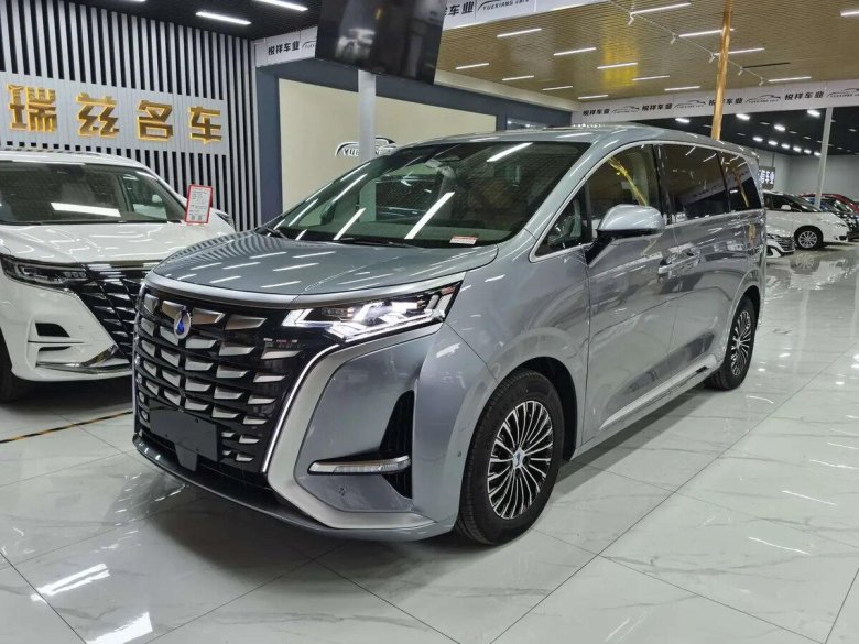 Минивэн Denza d9