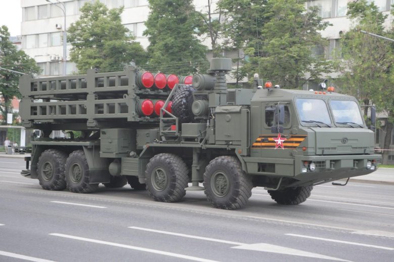 С 300 зенитно ракетный комплекс