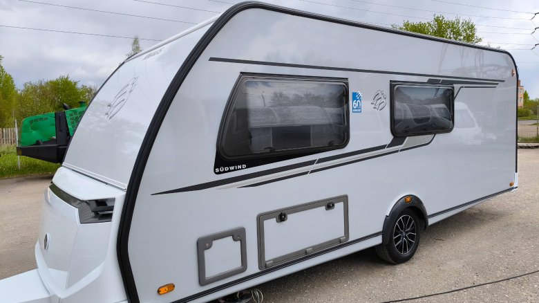 Прицеп дом на колесах