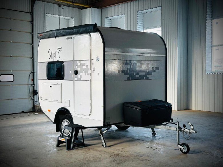 Прицеп дом на колесах