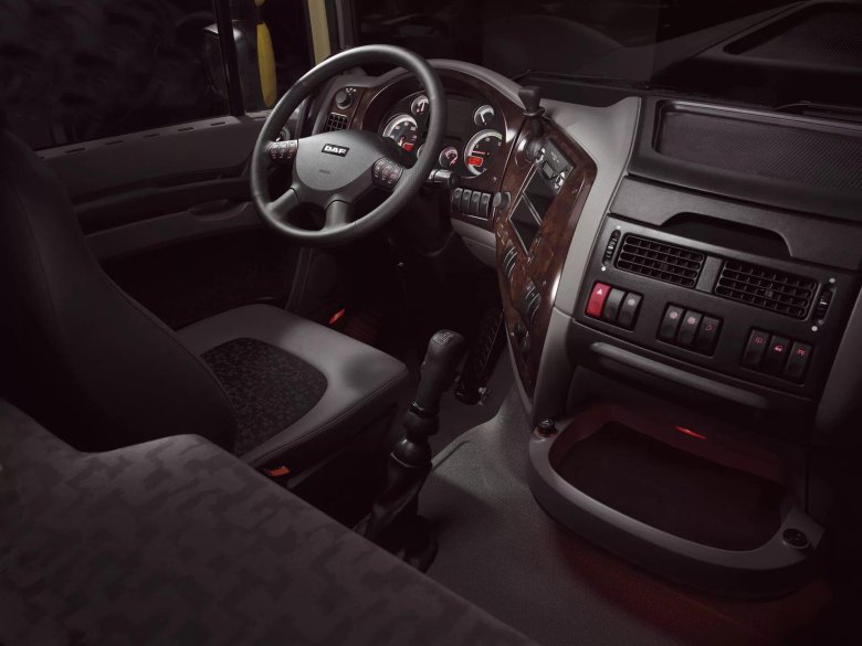 DAF XF 105 салон