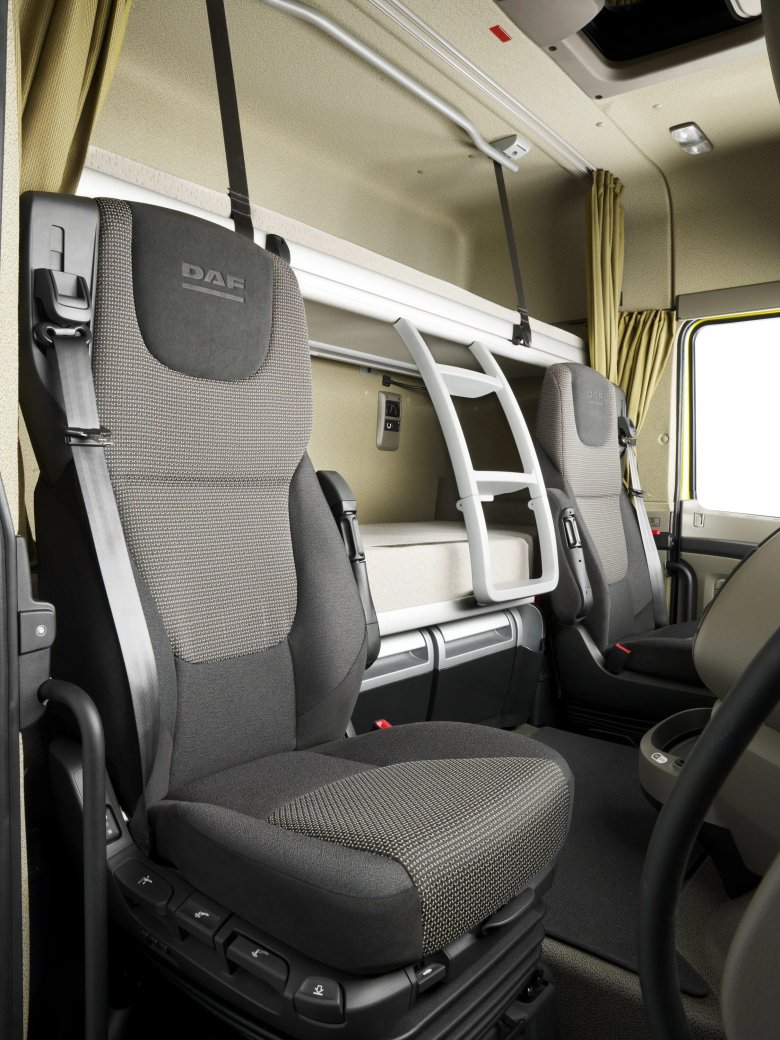 DAF XF 105 салон