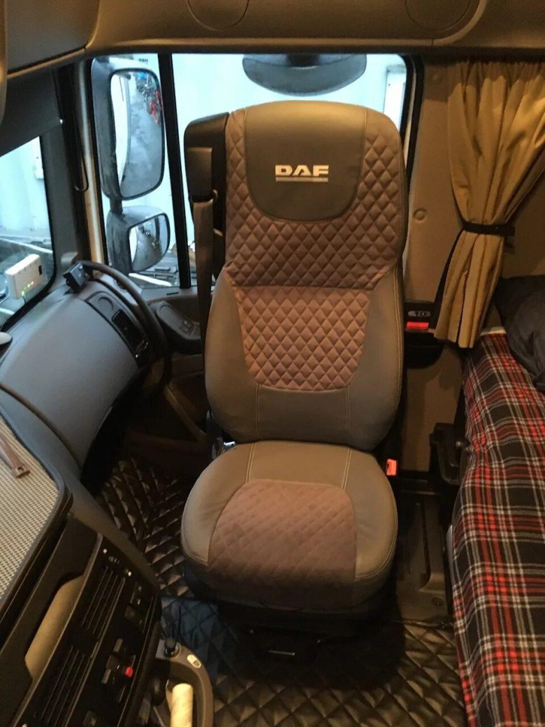 DAF XF 105 салон