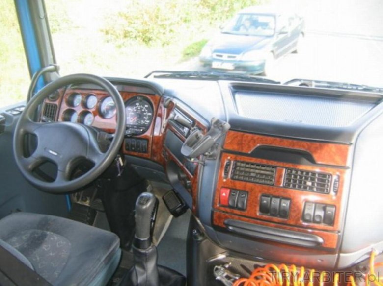 Даф 95 XF кабина внутри