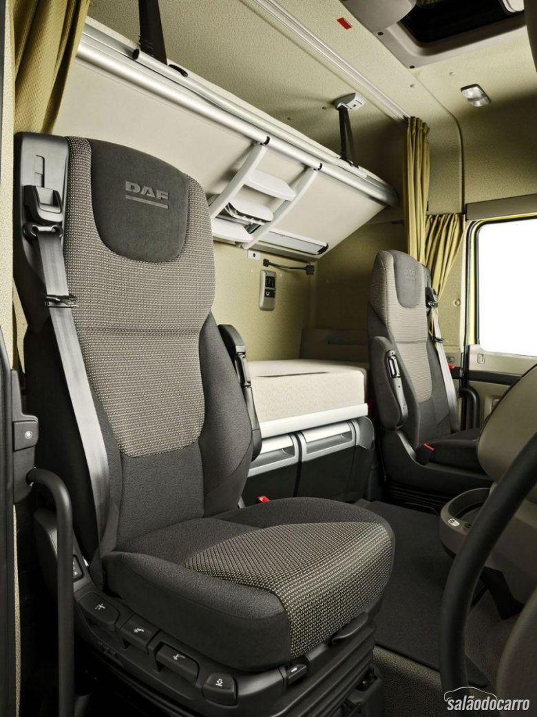 DAF XF 105 салон